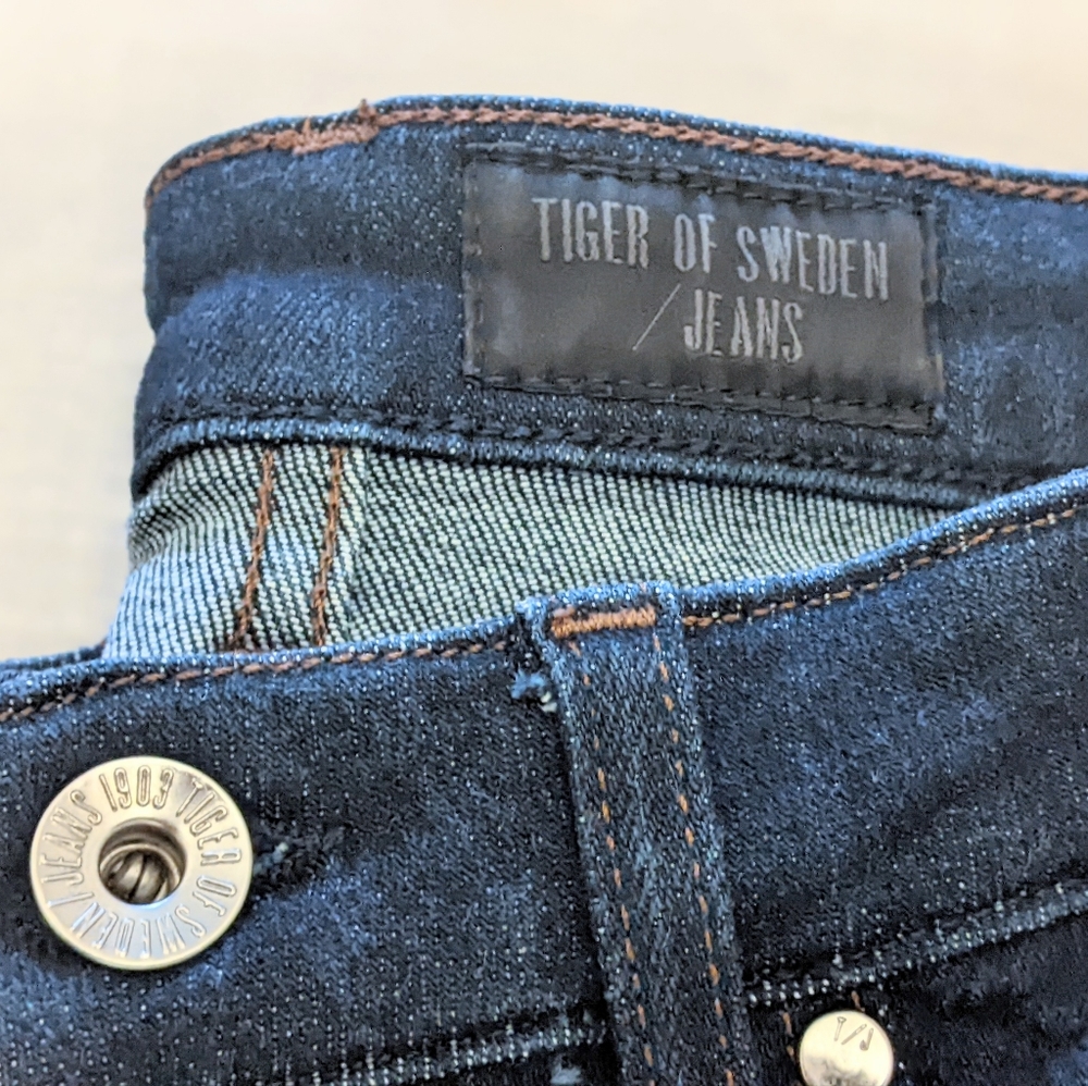 Shelly High Waist Designer Jeans. Sz 26.